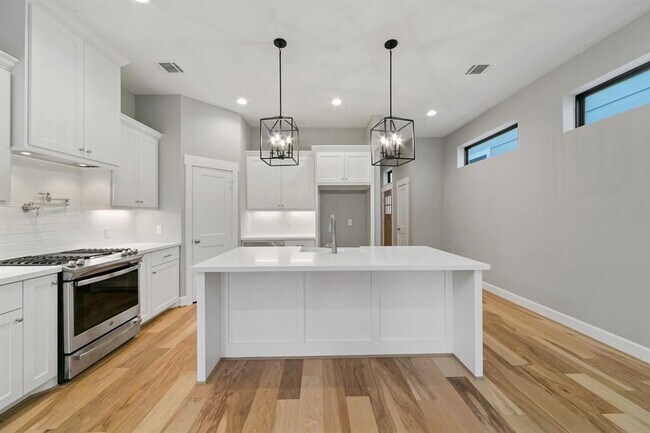 Foto del edificio - 1119 E 27th St