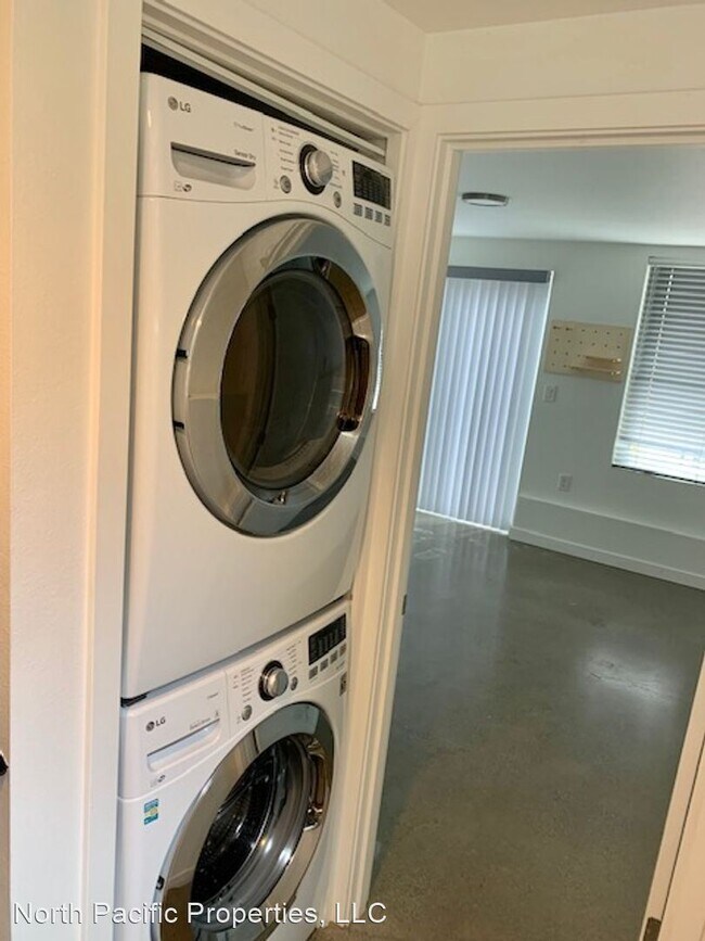Foto del edificio - 3 br, 2 bath House - 1208 W Emerson St