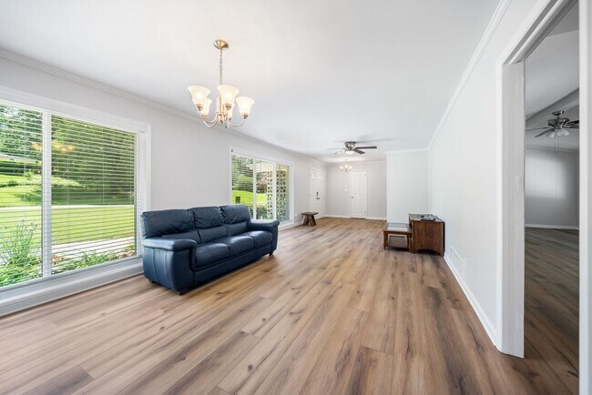 Foto del edificio - 4019 Flintridge Dr