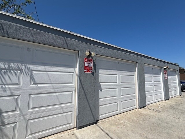 Foto del edificio - 17132 Emerald Ln