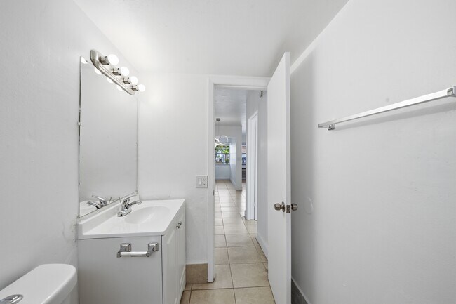 Building Photo - Edge Apartments