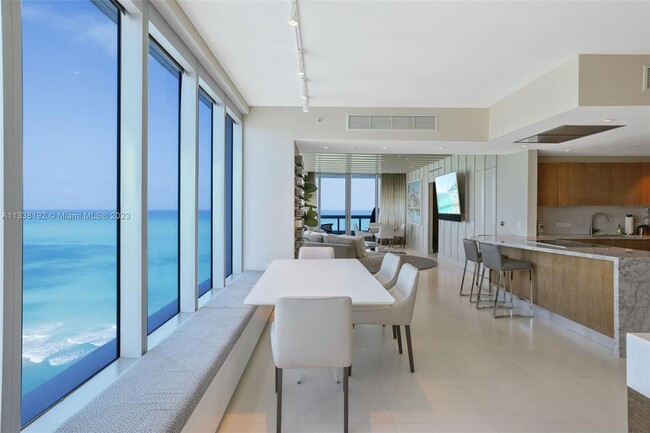 Foto del edificio - 6899 Collins Ave