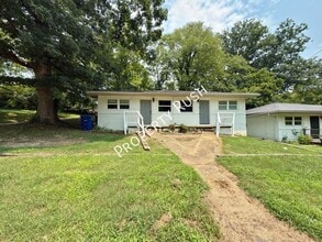 Building Photo - 708 W 47th St