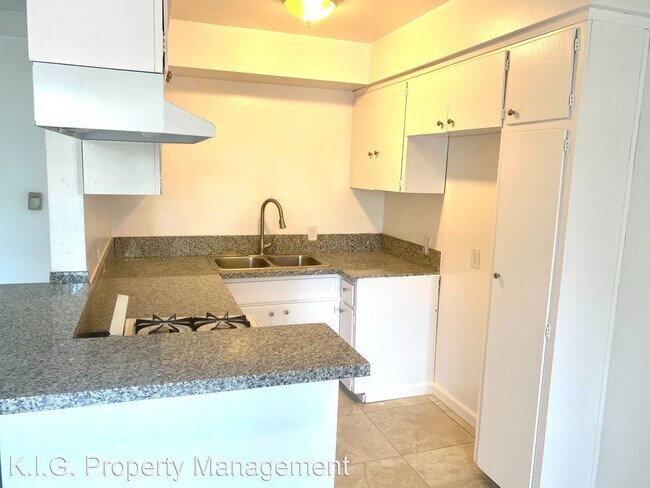 Foto del edificio - 1 br, 1 bath Apartment - 14109 Hatteras St...