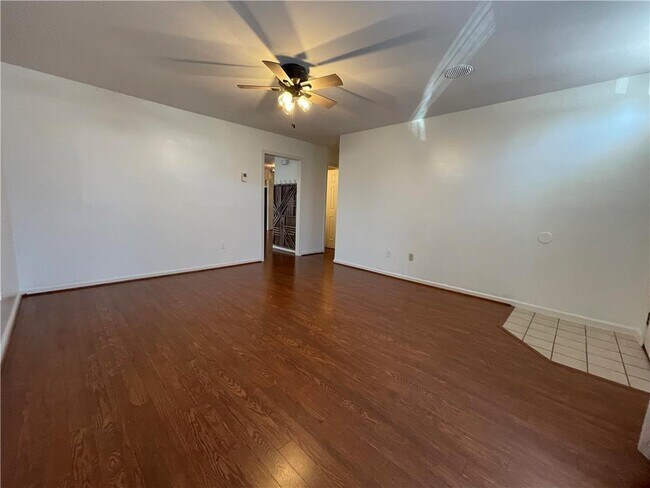 Building Photo - 106 Brookfield Dr