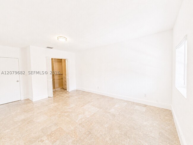Foto del edificio - 3655 SW 24th St