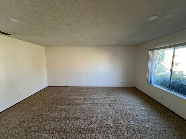 Foto del edificio - 8224 Canyon Oak Dr