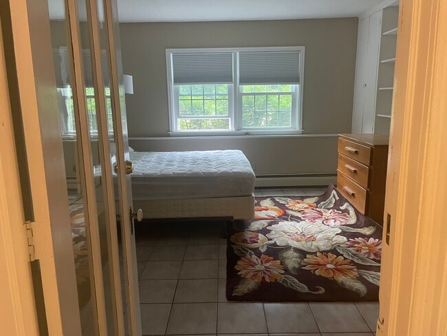 Building Photo - 85 Crescent Rd