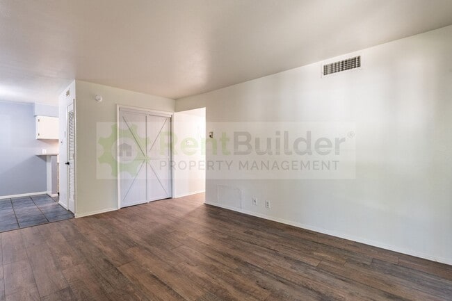 Foto del edificio - CALL US TODAY AT (505) 808-6467 TO SCHEDULE A CONVENIENT SHOWING