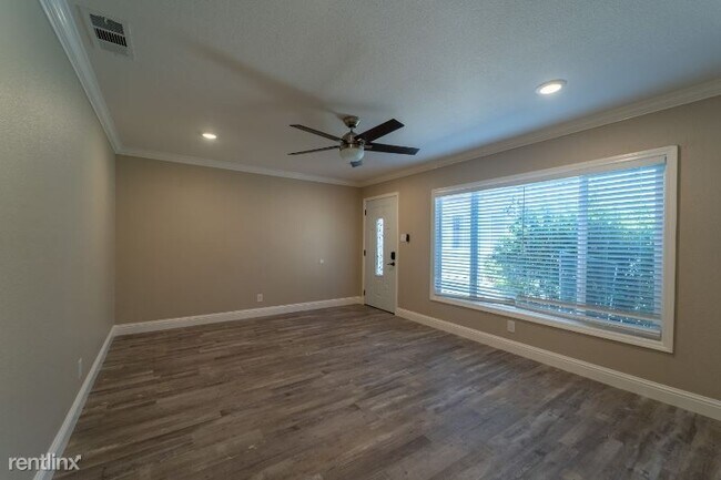 Building Photo - 2 br, 1 bath Apartment - 18343 Redwood Rd