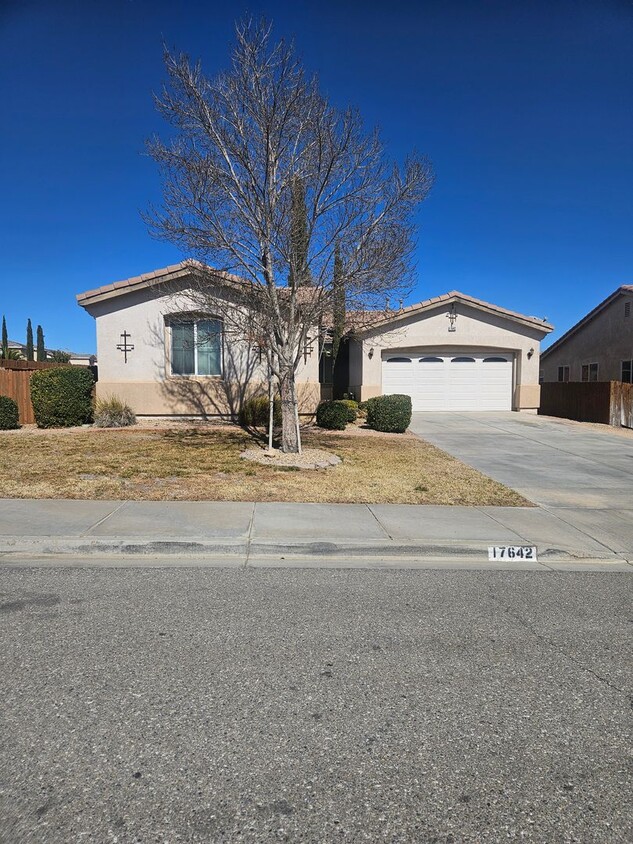 Foto principal - 4 BEDROOM SPRING VALLEY RIDGE HOME! NICE! ...