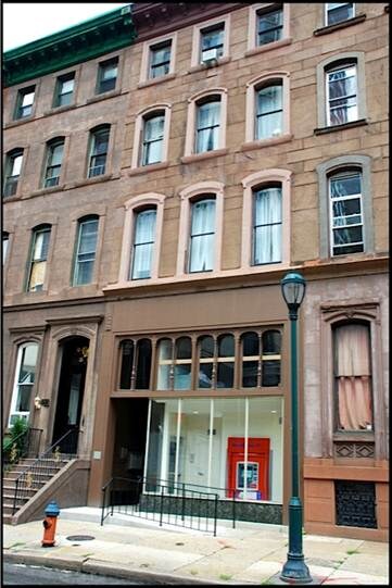 Primary Photo - 2027 Walnut St