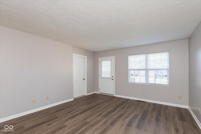 Foto del edificio - 2091 Galaxy Dr