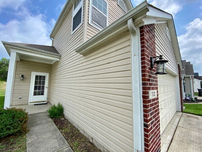 Foto del edificio - Beautiful Perry Township 3 Bedroom 2.5 Bat...