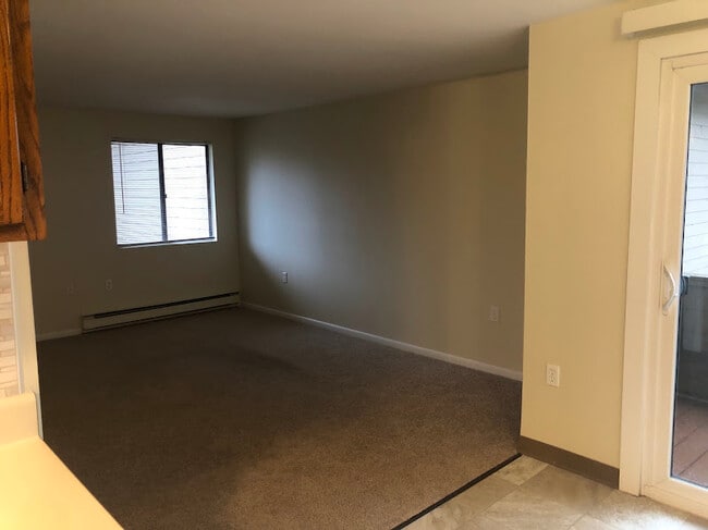 living room - 64 Watertree Dr
