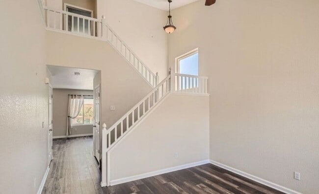 Building Photo - Beautiful Newly Remodeled Home in Roxborough Park
