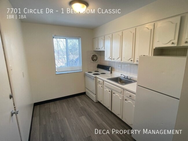 Building Photo - 1 Bedroom Apartment