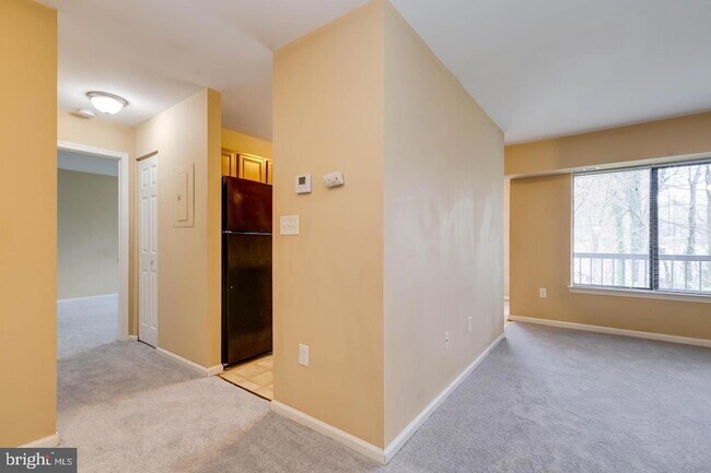 Foto del edificio - 8393 Buttress Ln