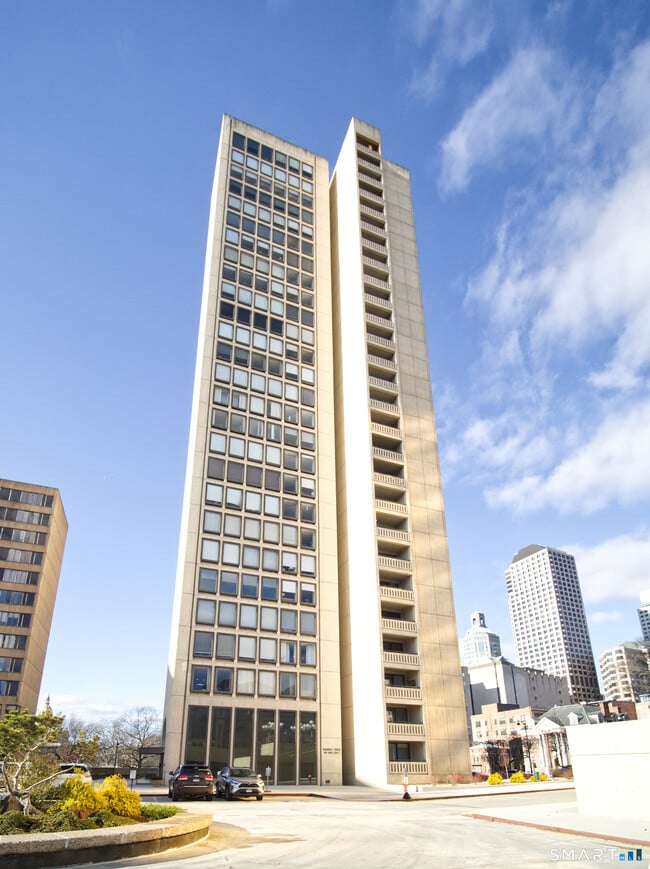 Building Photo - 1 Gold St
