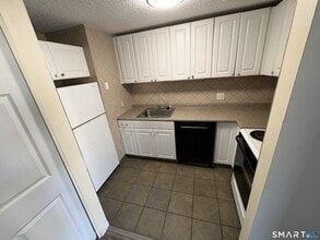 Building Photo - 20 Burgundy Hill Ln