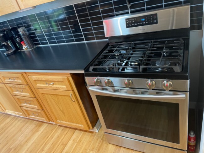 Building Photo - 1307 NE 82nd Ave