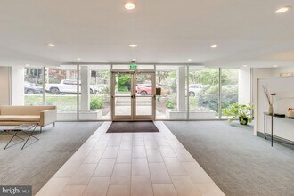 Building Photo - 2710 Macomb St NW