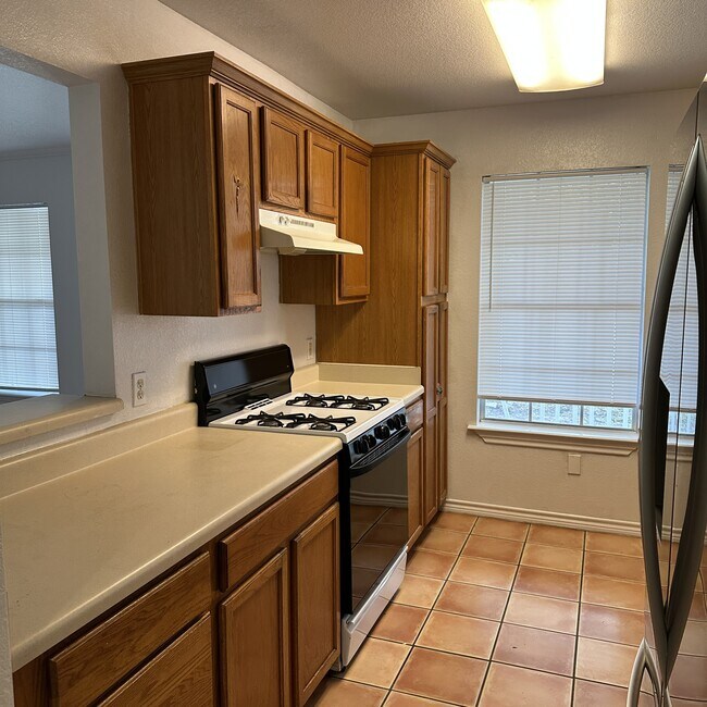 Foto del edificio - 1704 Lovingood Dr
