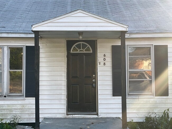 Building Photo - Cute 2 Bedroom Home in Herrin
