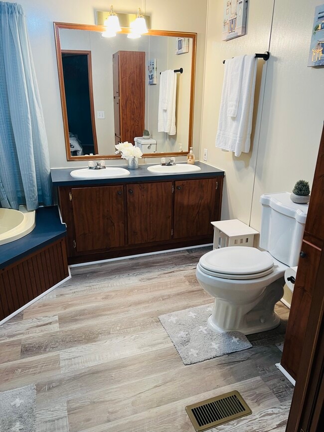 Building Photo - 3555 Willis Wharf Rd