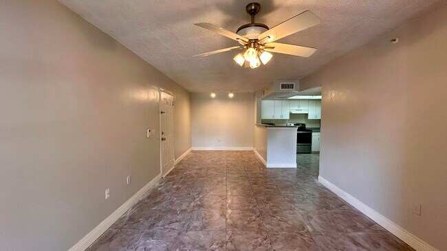 Building Photo - 5001 Wiles Rd
