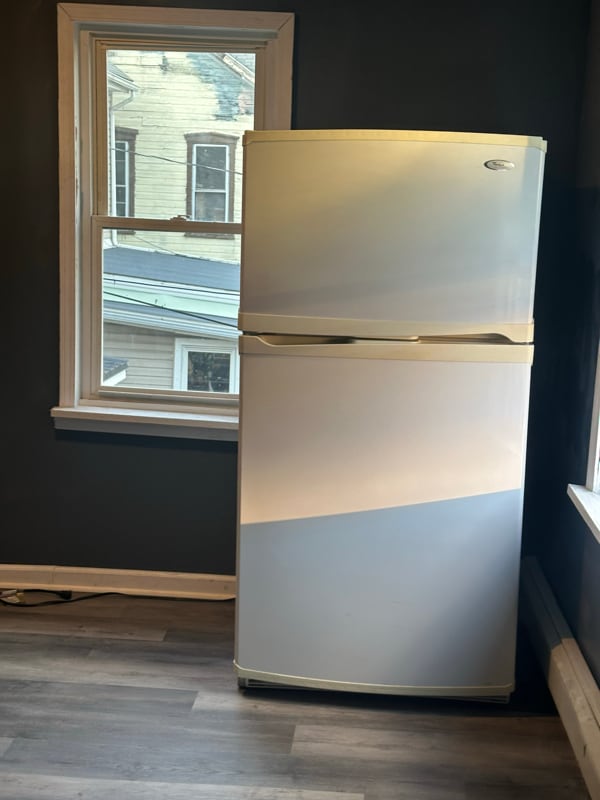 Building Photo - 327 E 6th Ave