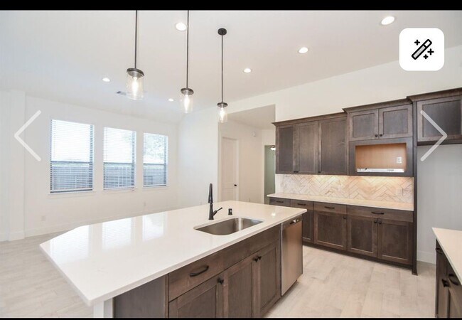 Building Photo - 10727 River Walk Dr