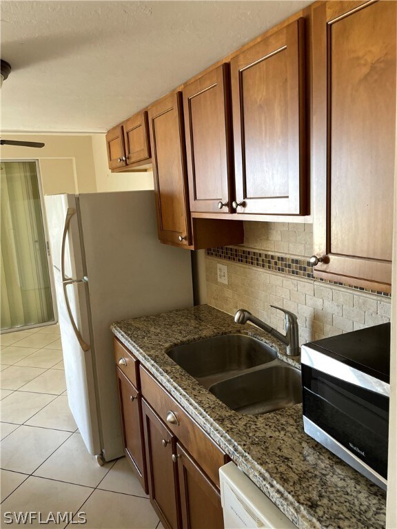 Foto del edificio - 4807 Sunset Ct