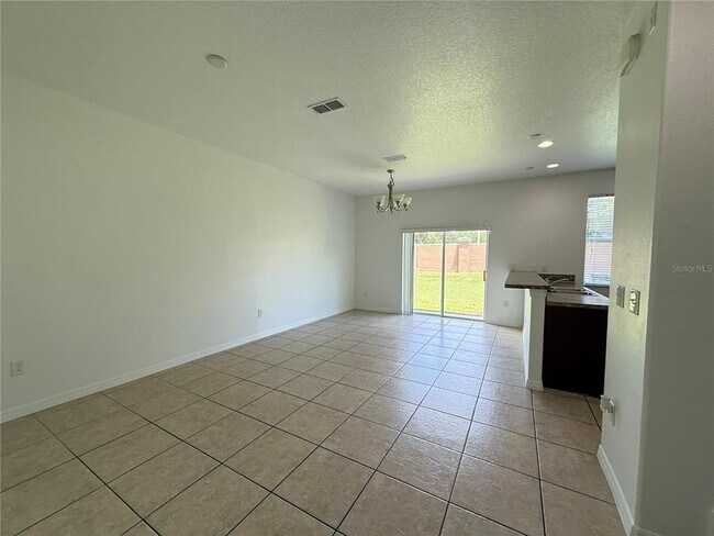 Building Photo - 10713 Savannah Landing Cir