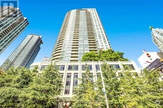 Building Photo - 2407-18-3018 Yonge St