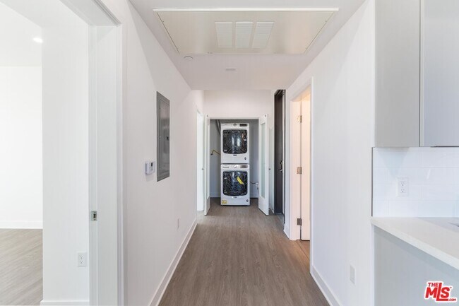 Foto del edificio - 843 Wilcox Ave
