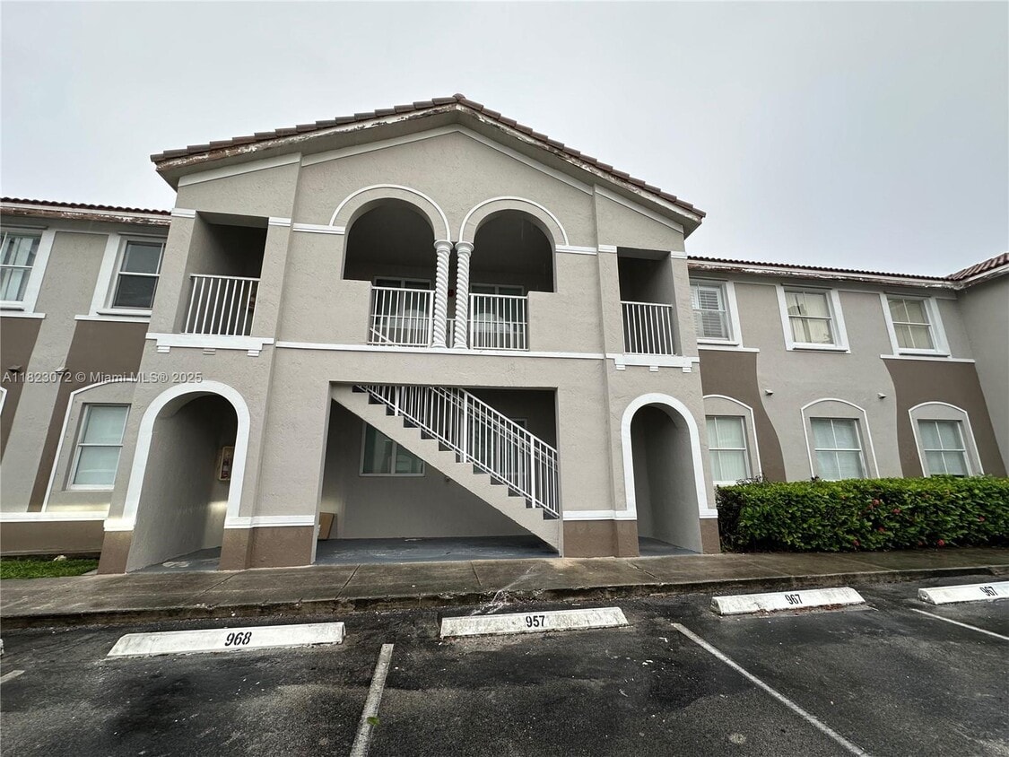 Primary Photo - 1661 SE 29th Ct