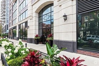 Building Photo - 451 W Huron St