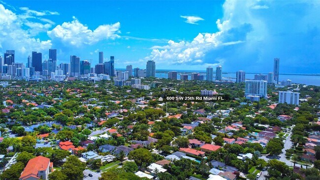 Foto del edificio - 600 SW 25th Rd
