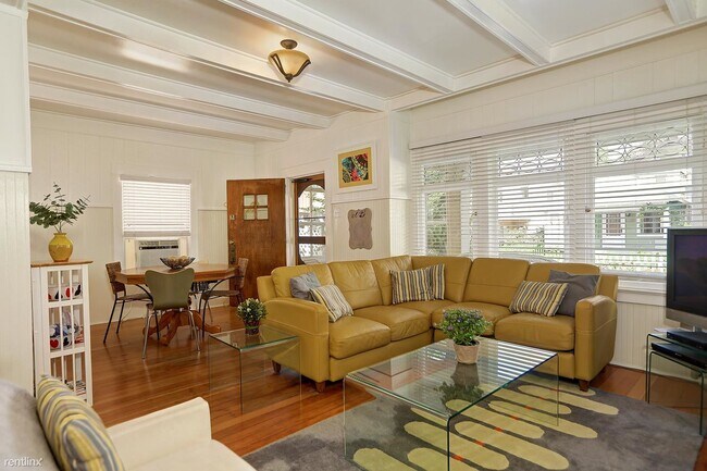 Building Photo - 3 br, 2 bath House - 34 Thornton Avenue