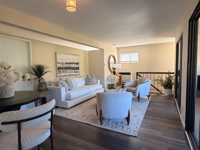 Foto del edificio - 1826 Silver Lake Blvd