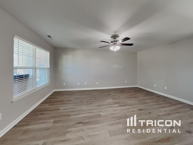 Foto del edificio - 3112 Stephen Oaks Way