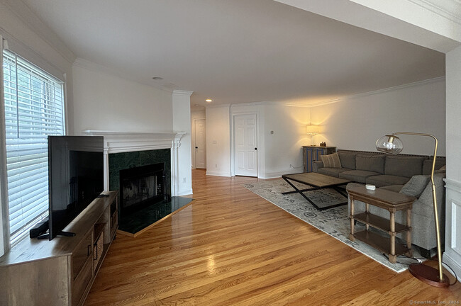 Foto del edificio - 381 S Pine Creek Rd