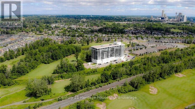 Building Photo - 7711-7711 Green Vista Gate