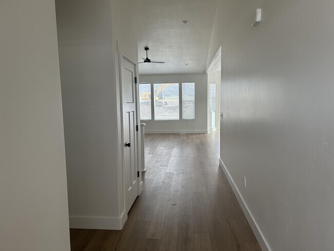 Foto del edificio - 491 W 1910 N