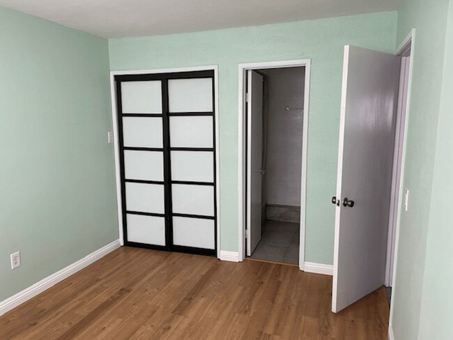 Foto del edificio - Two Bedroom In University Heights Coming S...