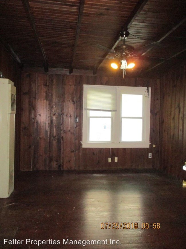 Foto del edificio - 13 Yorkshire Dr