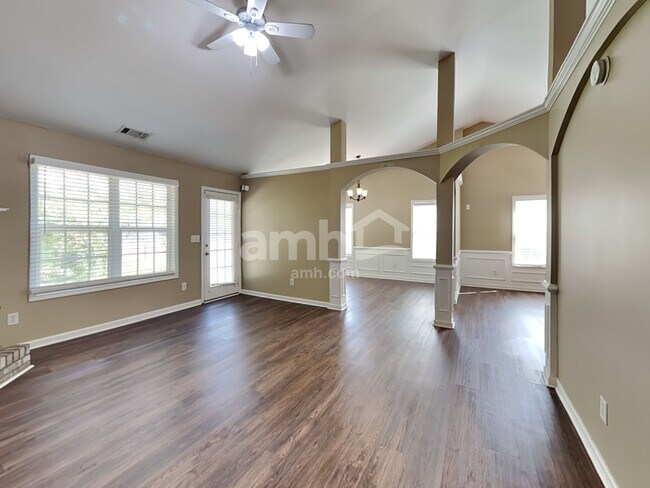 Foto del edificio - 4124 Granite Falls Ln