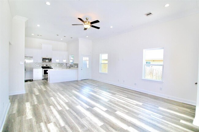 Foto del edificio - 3419 Redbud St
