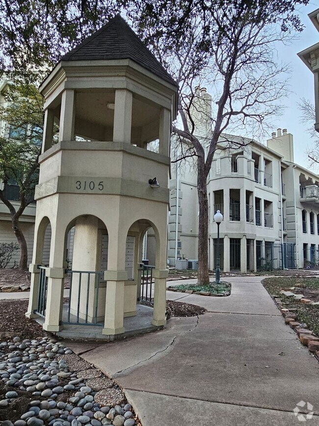 Building Photo - 3105 San Jacinto St